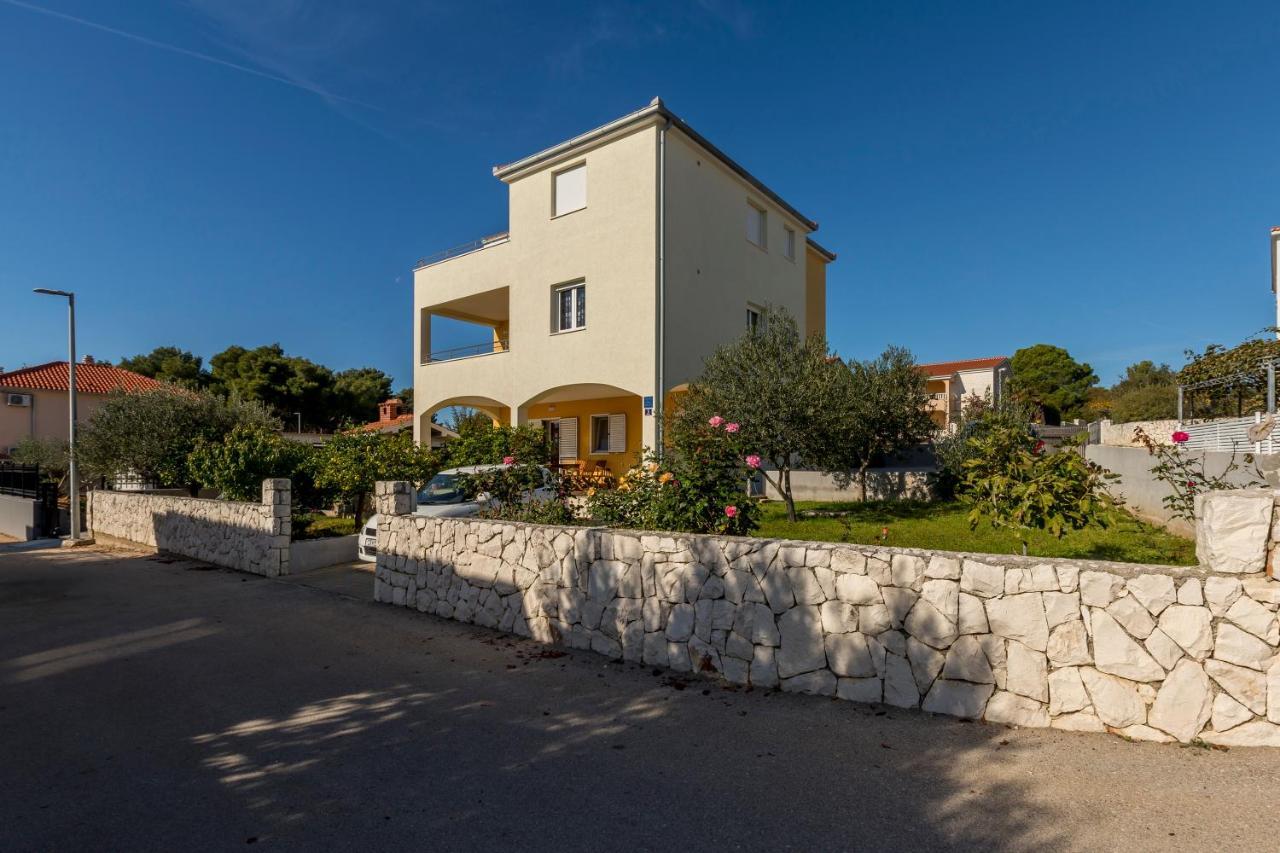 Apart Sa Terasom 250M Od Plaze,Parking,Wi Fi,Rostilj Trogir Eksteriør billede