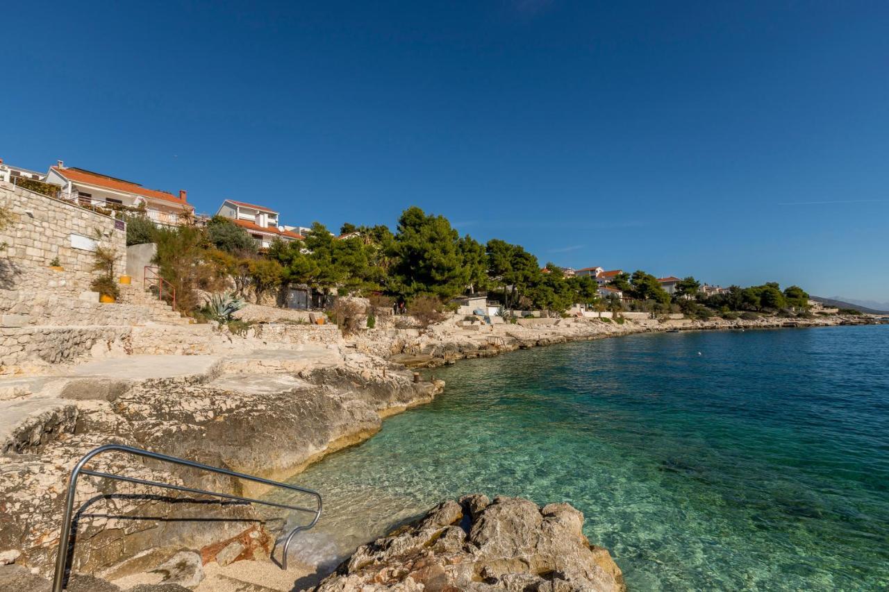 Apart Sa Terasom 250M Od Plaze,Parking,Wi Fi,Rostilj Trogir Eksteriør billede