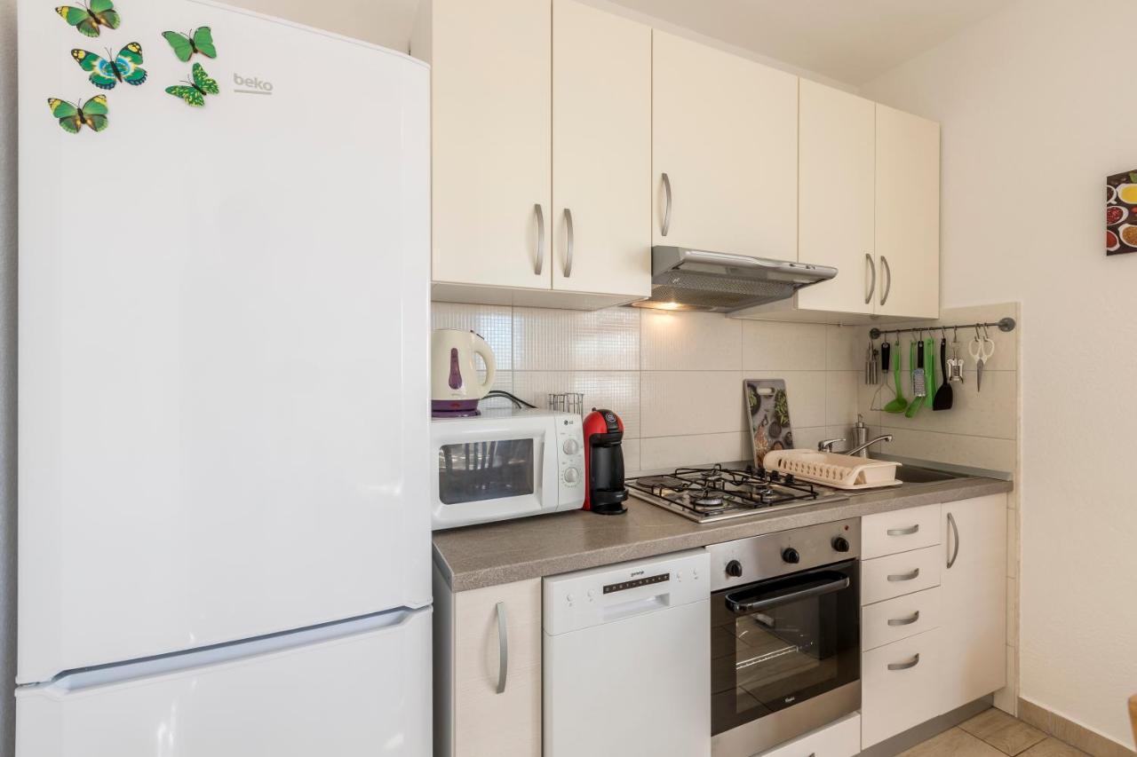 Apart Sa Terasom 250M Od Plaze,Parking,Wi Fi,Rostilj Trogir Eksteriør billede