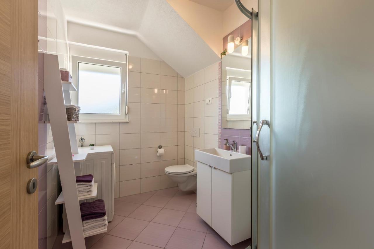Apart Sa Terasom 250M Od Plaze,Parking,Wi Fi,Rostilj Trogir Eksteriør billede