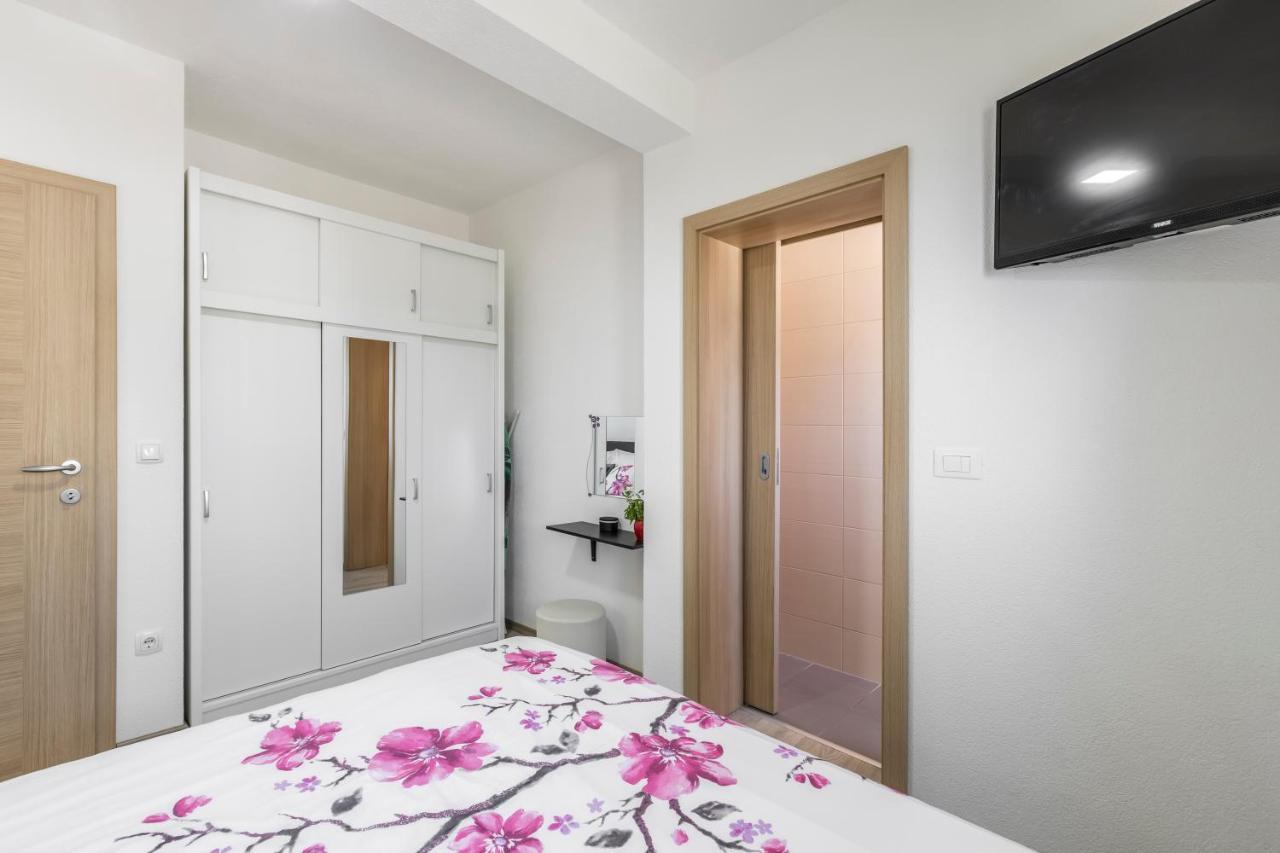Apart Sa Terasom 250M Od Plaze,Parking,Wi Fi,Rostilj Trogir Eksteriør billede
