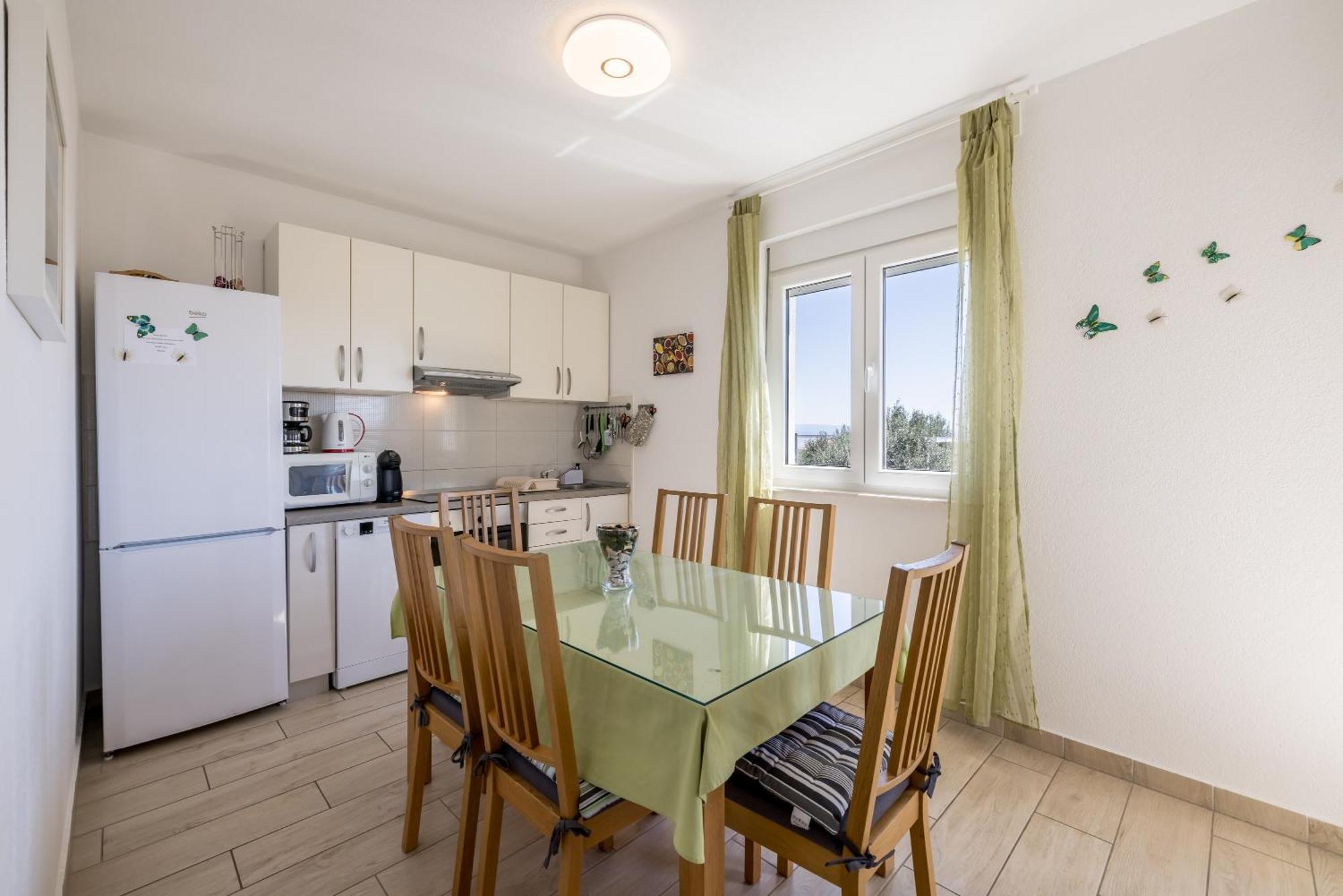 Apart Sa Terasom 250M Od Plaze,Parking,Wi Fi,Rostilj Trogir Eksteriør billede