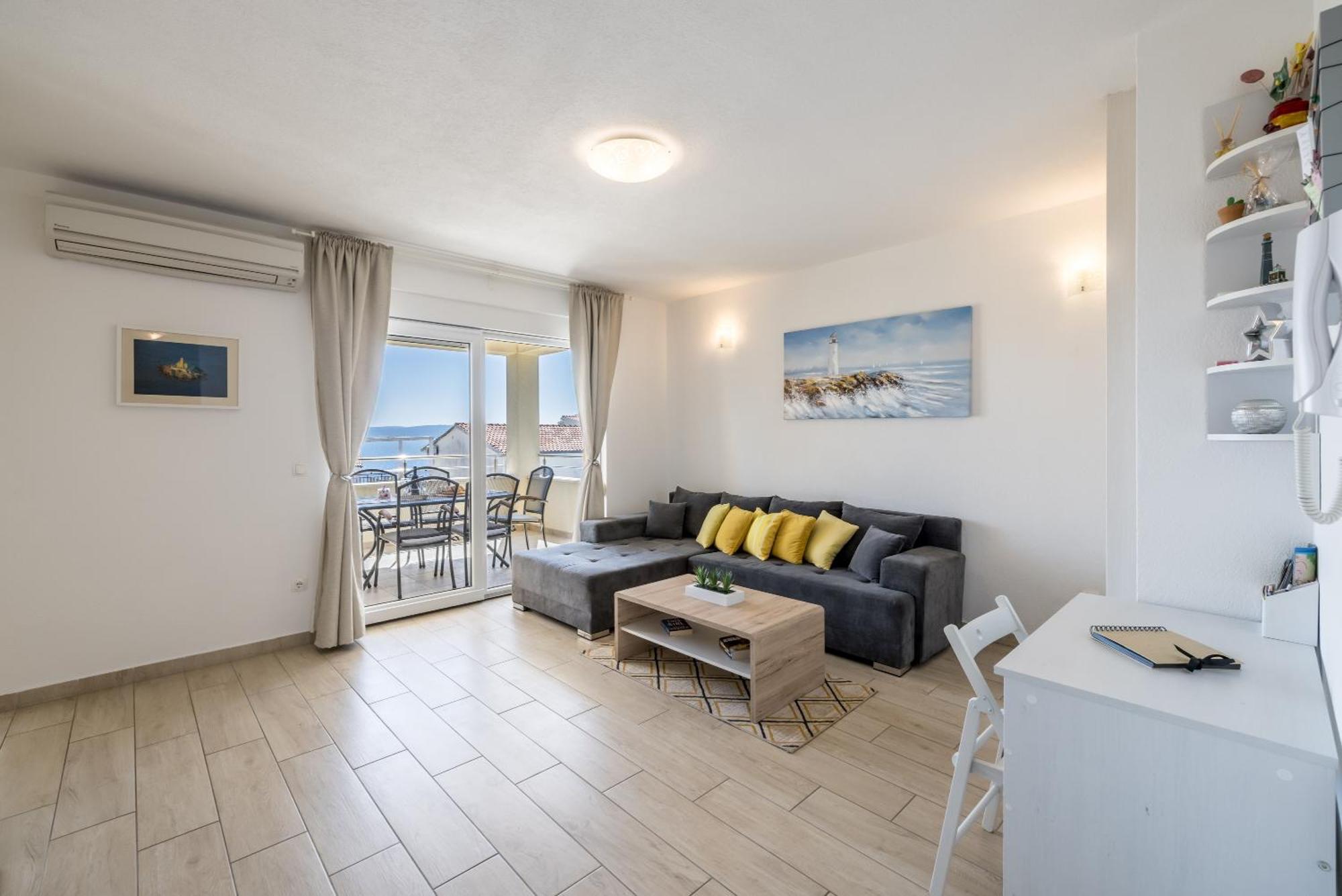 Apart Sa Terasom 250M Od Plaze,Parking,Wi Fi,Rostilj Trogir Eksteriør billede
