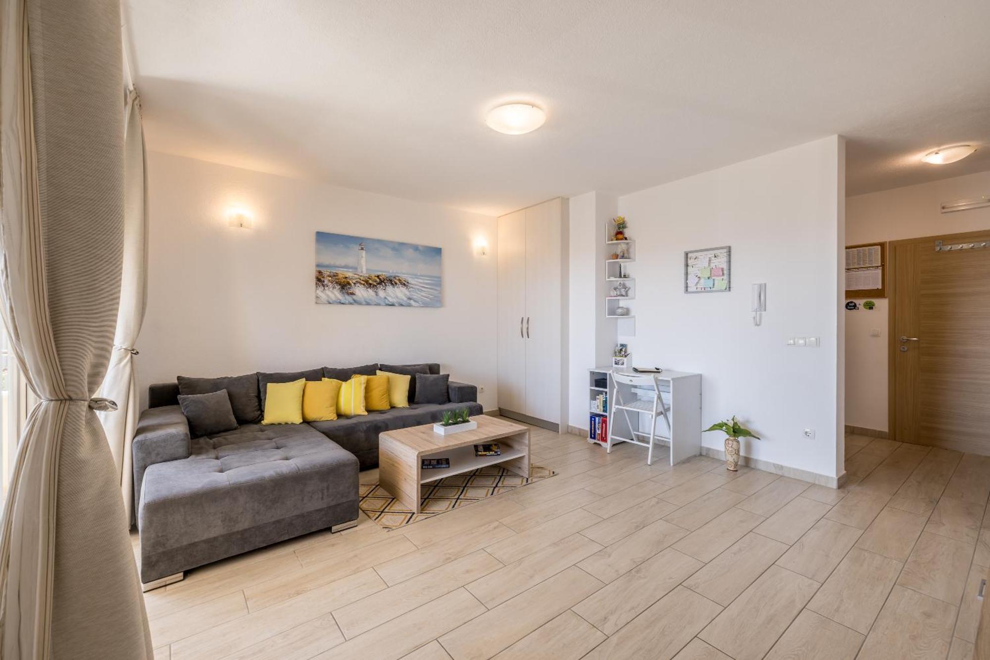 Apart Sa Terasom 250M Od Plaze,Parking,Wi Fi,Rostilj Trogir Eksteriør billede