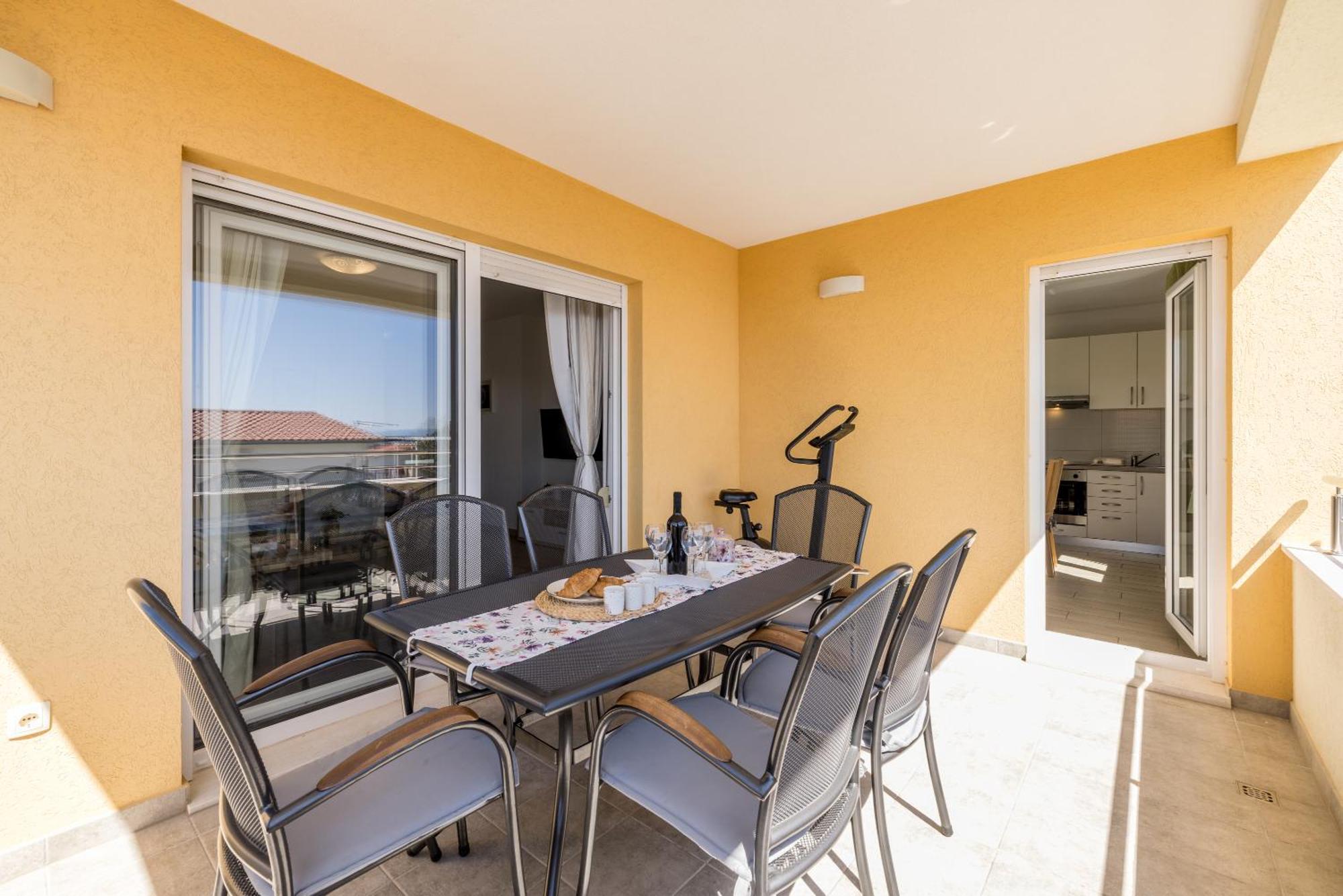 Apart Sa Terasom 250M Od Plaze,Parking,Wi Fi,Rostilj Trogir Eksteriør billede