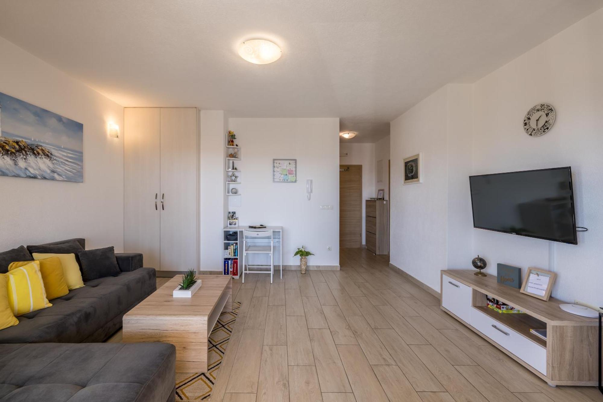 Apart Sa Terasom 250M Od Plaze,Parking,Wi Fi,Rostilj Trogir Eksteriør billede