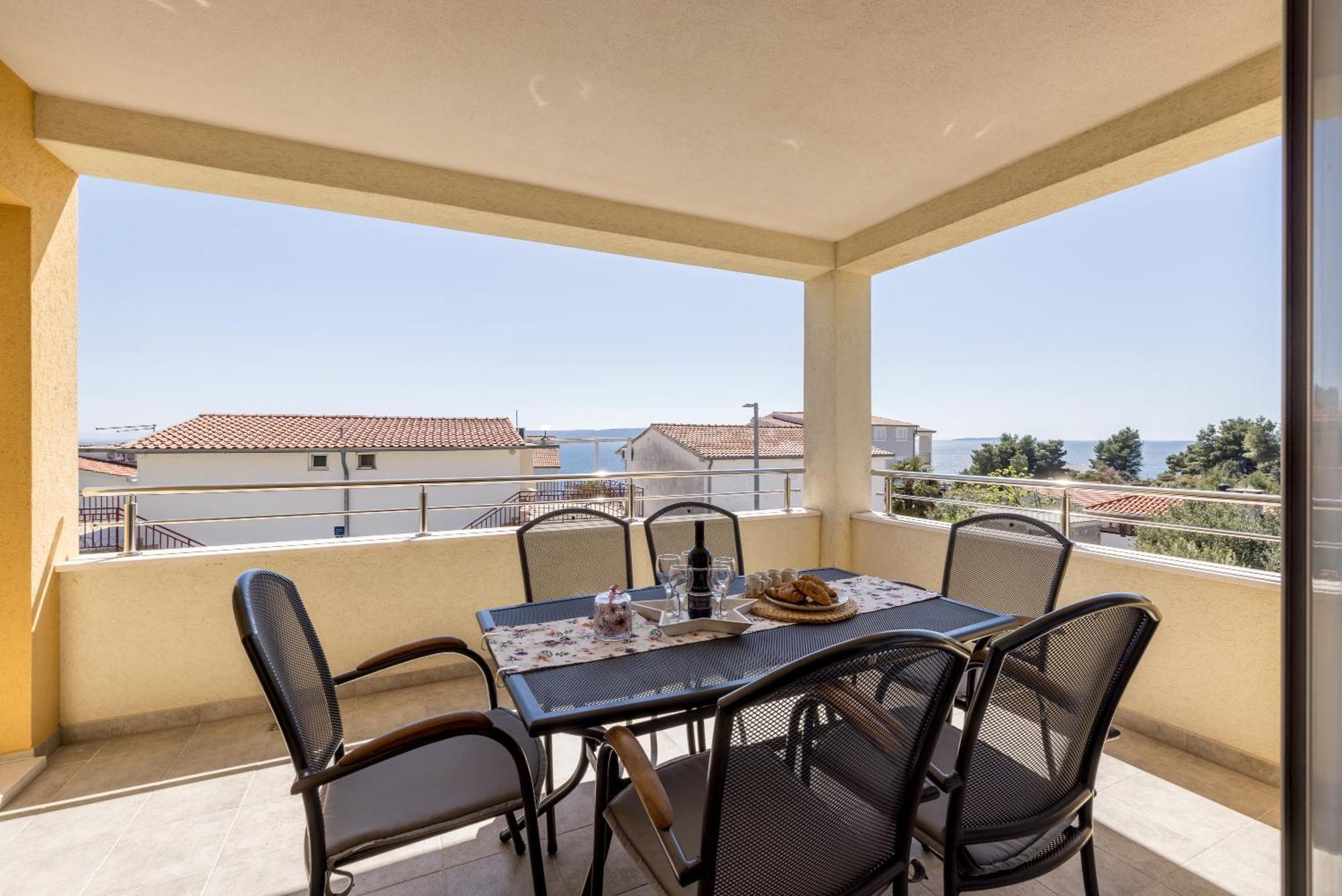 Apart Sa Terasom 250M Od Plaze,Parking,Wi Fi,Rostilj Trogir Eksteriør billede